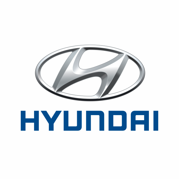 Logotipo de la marca Hyundai, con una "H" estilizada en plata dentro de un óvalo plateado, y el nombre "HYUNDAI" en letras azules debajo.